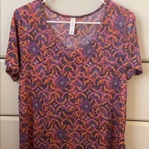 Medium Lularoe Classic Tee